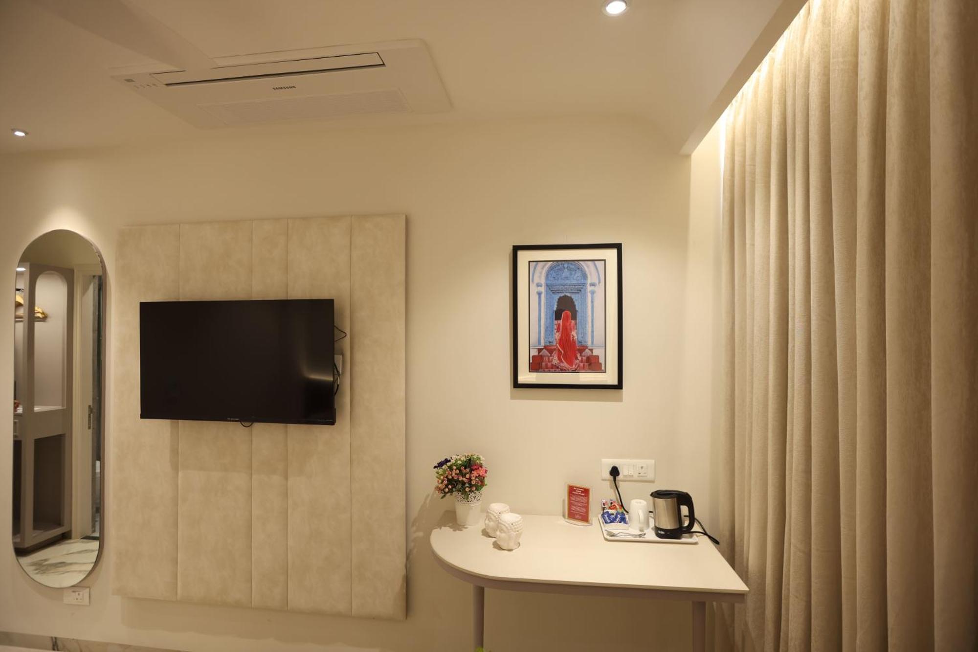 Hiraya Hotels Mohali Extérieur photo