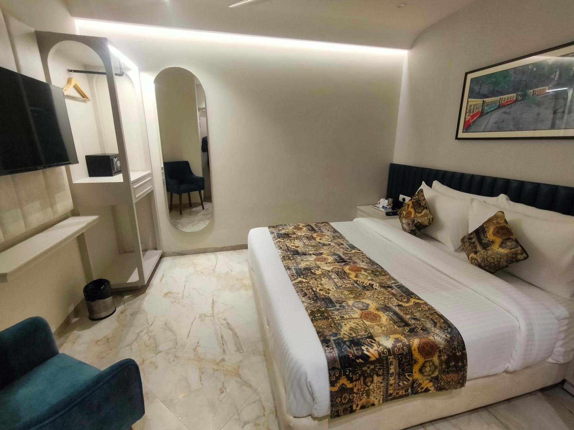 Hiraya Hotels Mohali Extérieur photo
