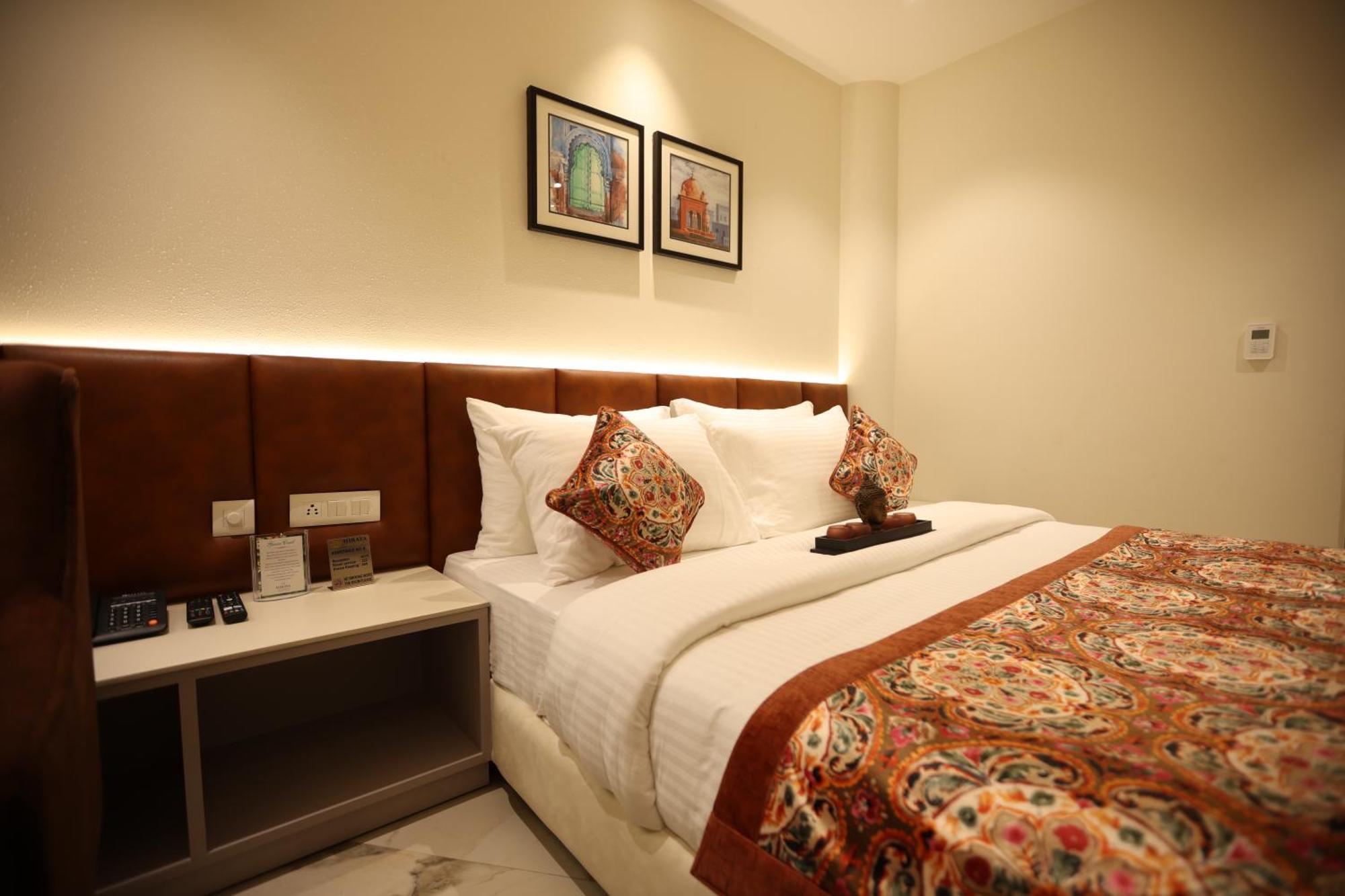 Hiraya Hotels Mohali Extérieur photo