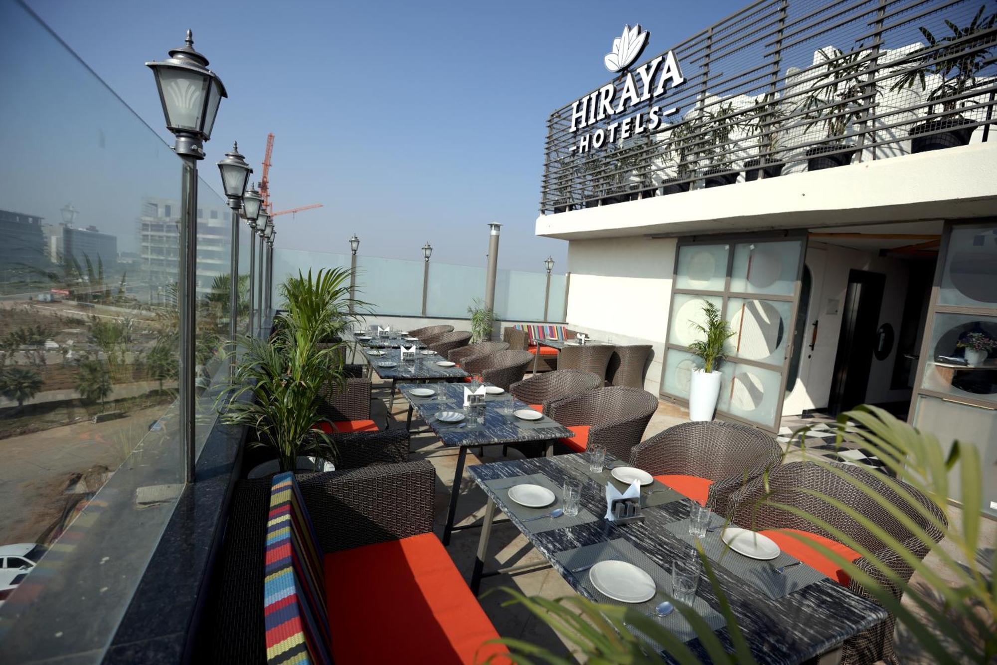 Hiraya Hotels Mohali Extérieur photo