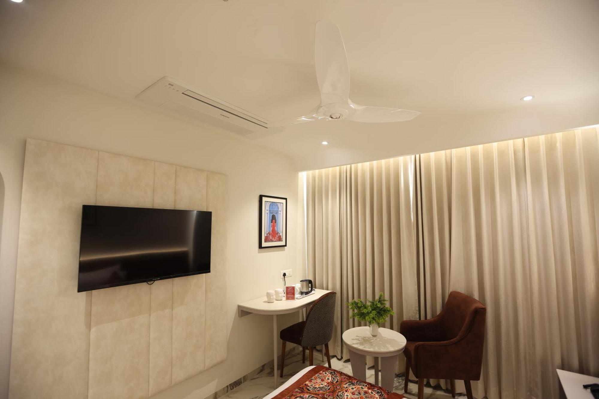 Hiraya Hotels Mohali Extérieur photo