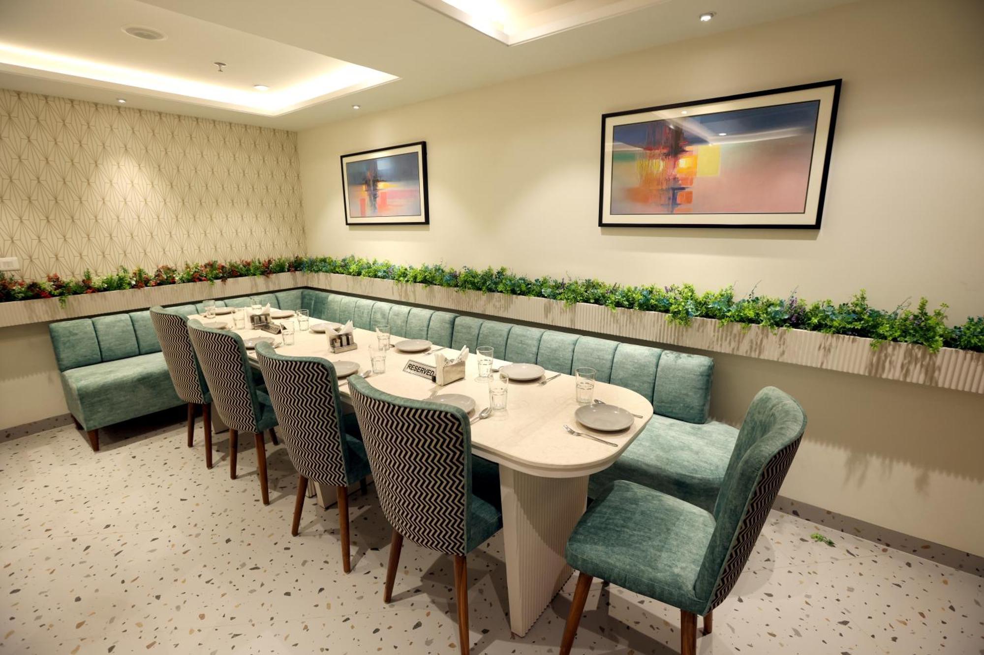 Hiraya Hotels Mohali Extérieur photo