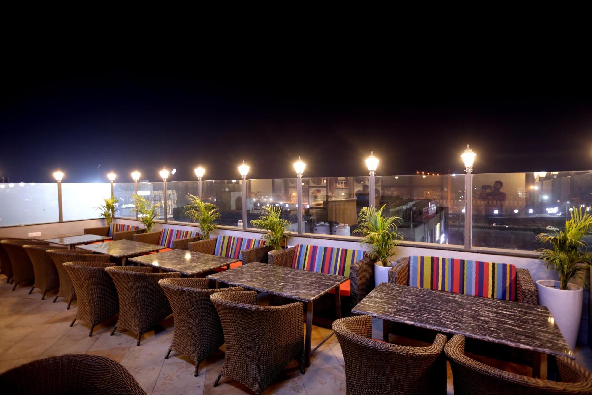 Hiraya Hotels Mohali Extérieur photo