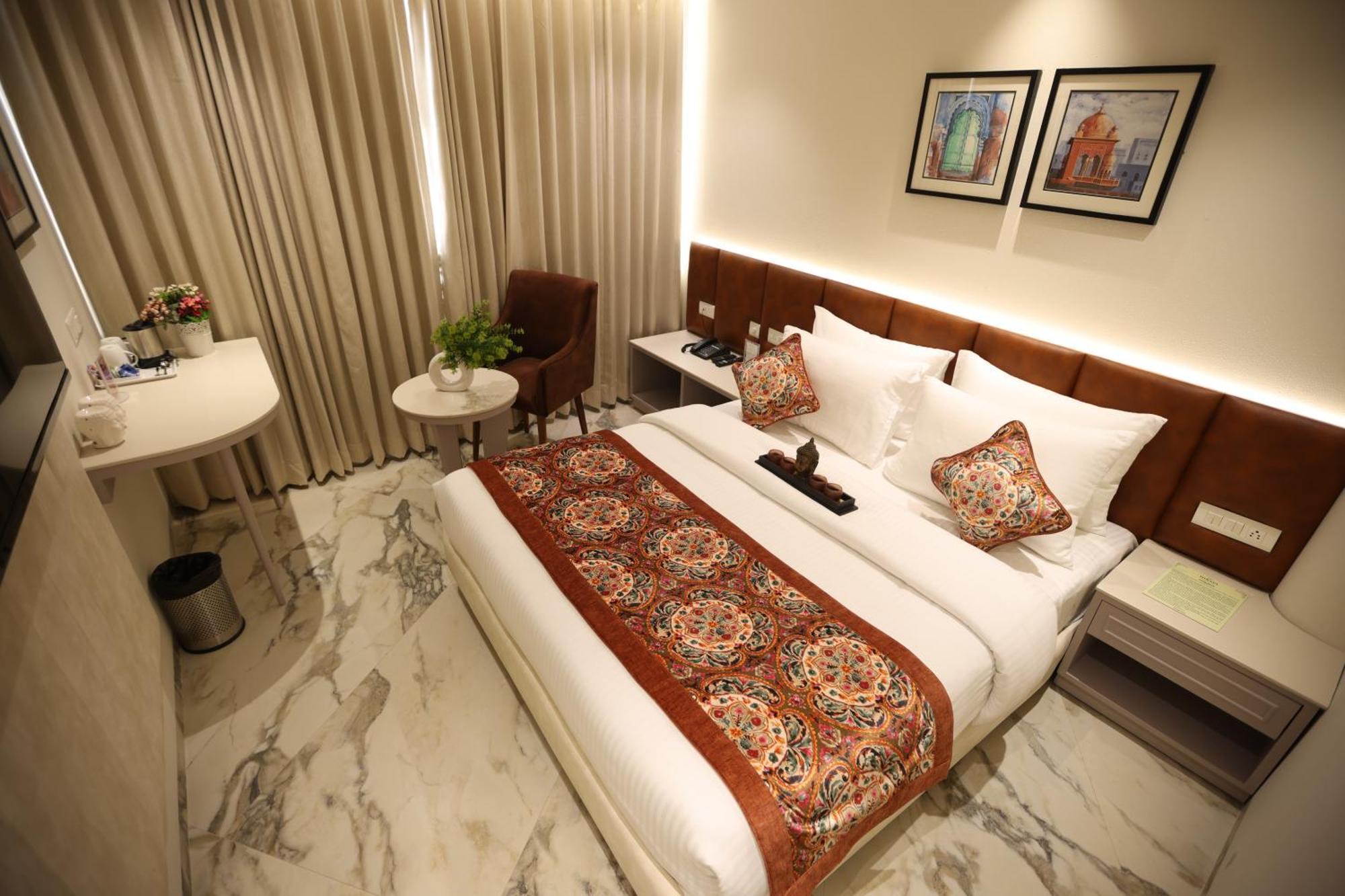 Hiraya Hotels Mohali Extérieur photo